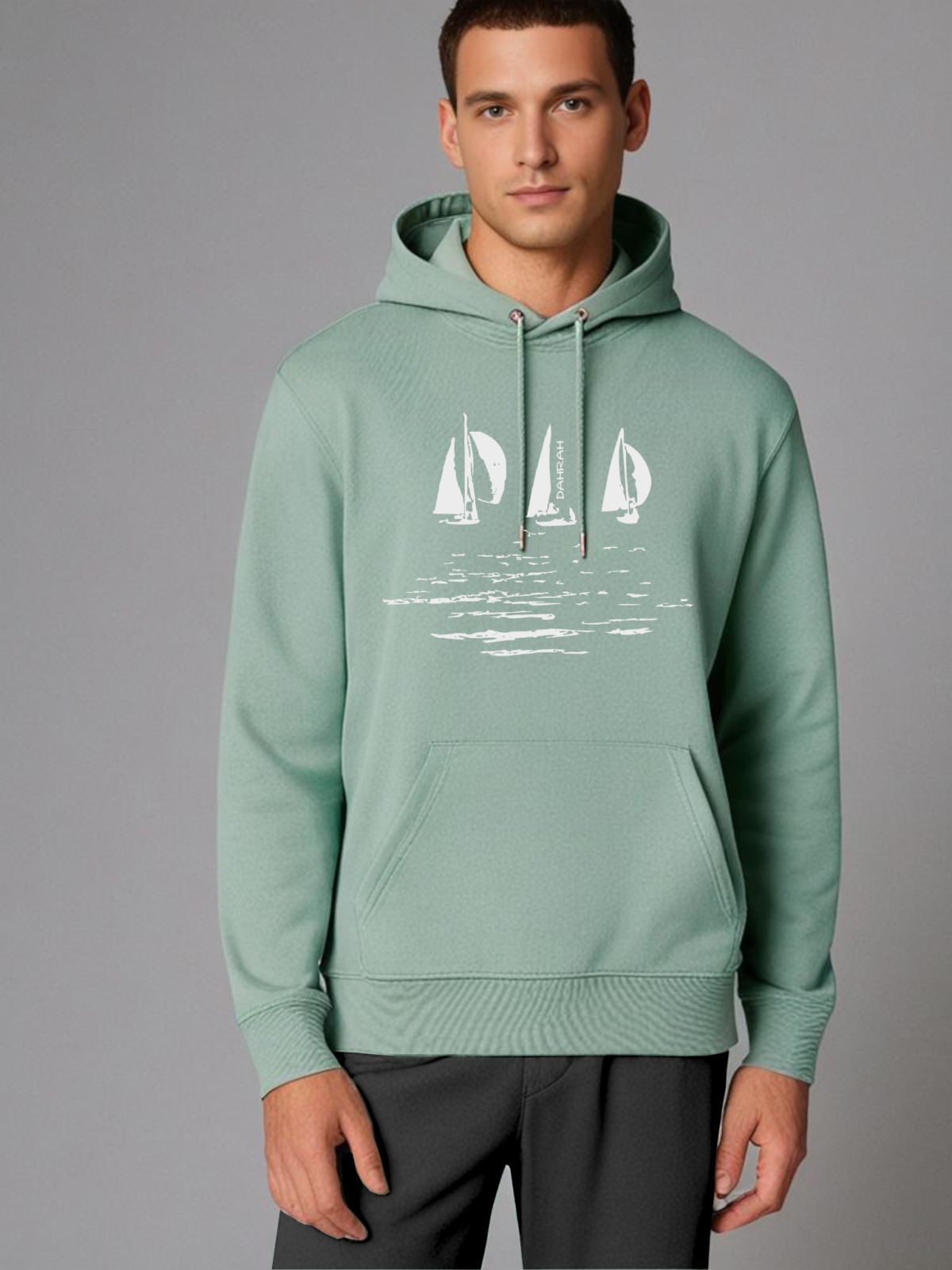 Dahrah Darah High quality hoodie with print of sailboats.