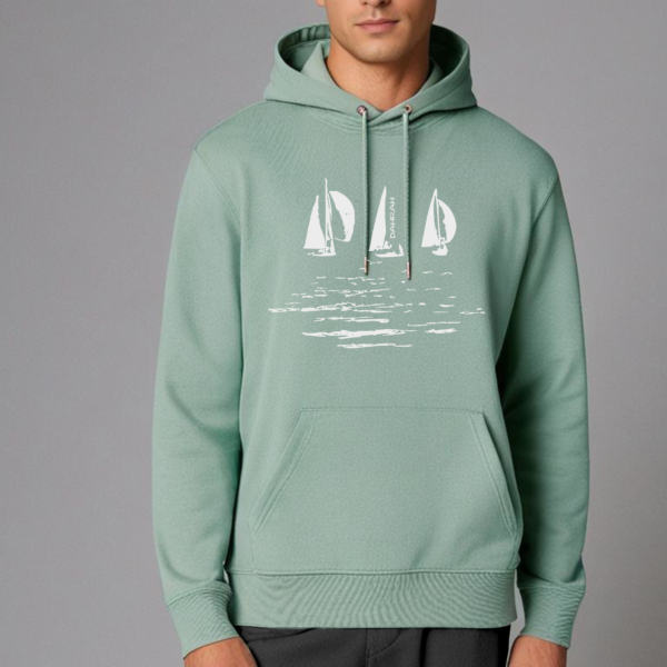 Dahrah Darah High quality hoodie with print of sailboats.