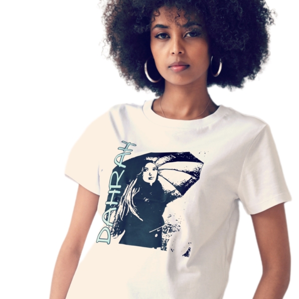 Organic t-SHIRT with print of an elegant lady with umbrella by Dahrah Darah Fashion.