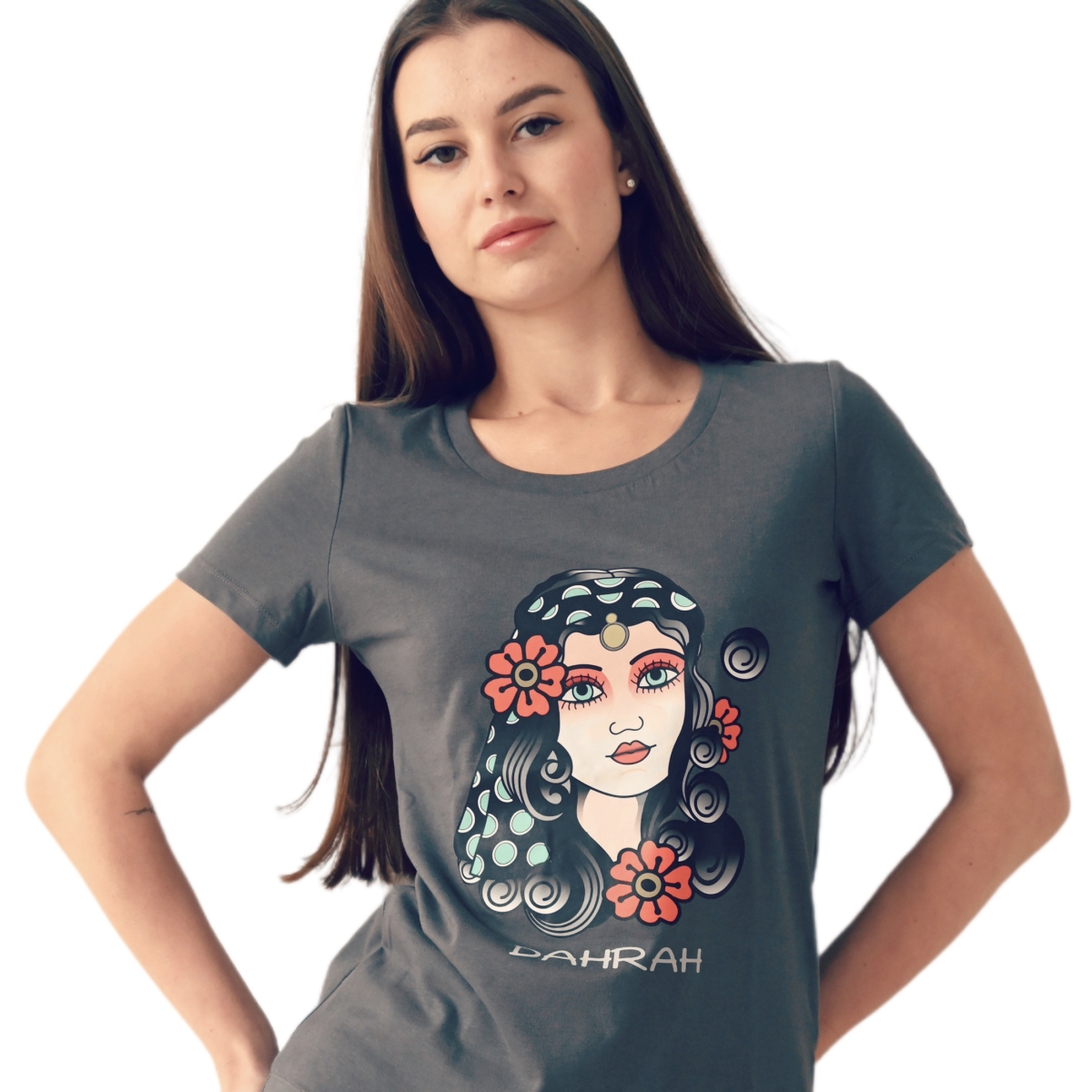 Dahrah Darah lady organic cotton T-shirt with print of a pirate girl.