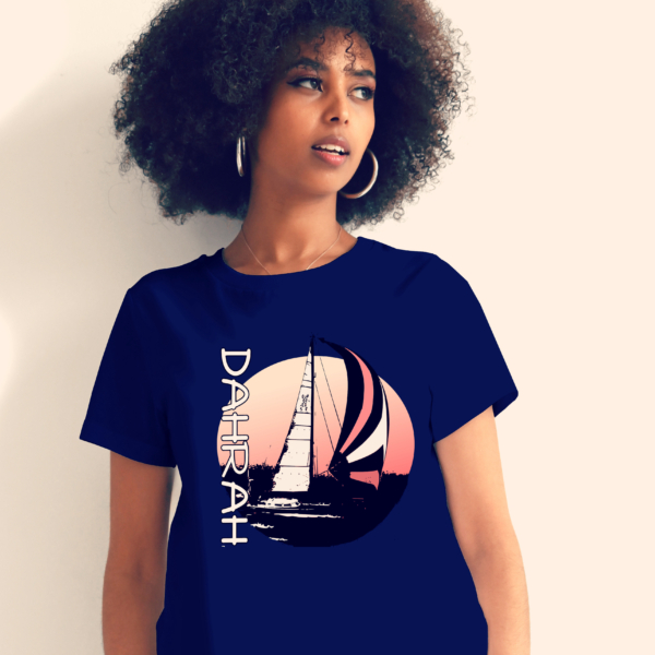 Dahrah Darah organic cotton T-shirt with print of a sailboat.