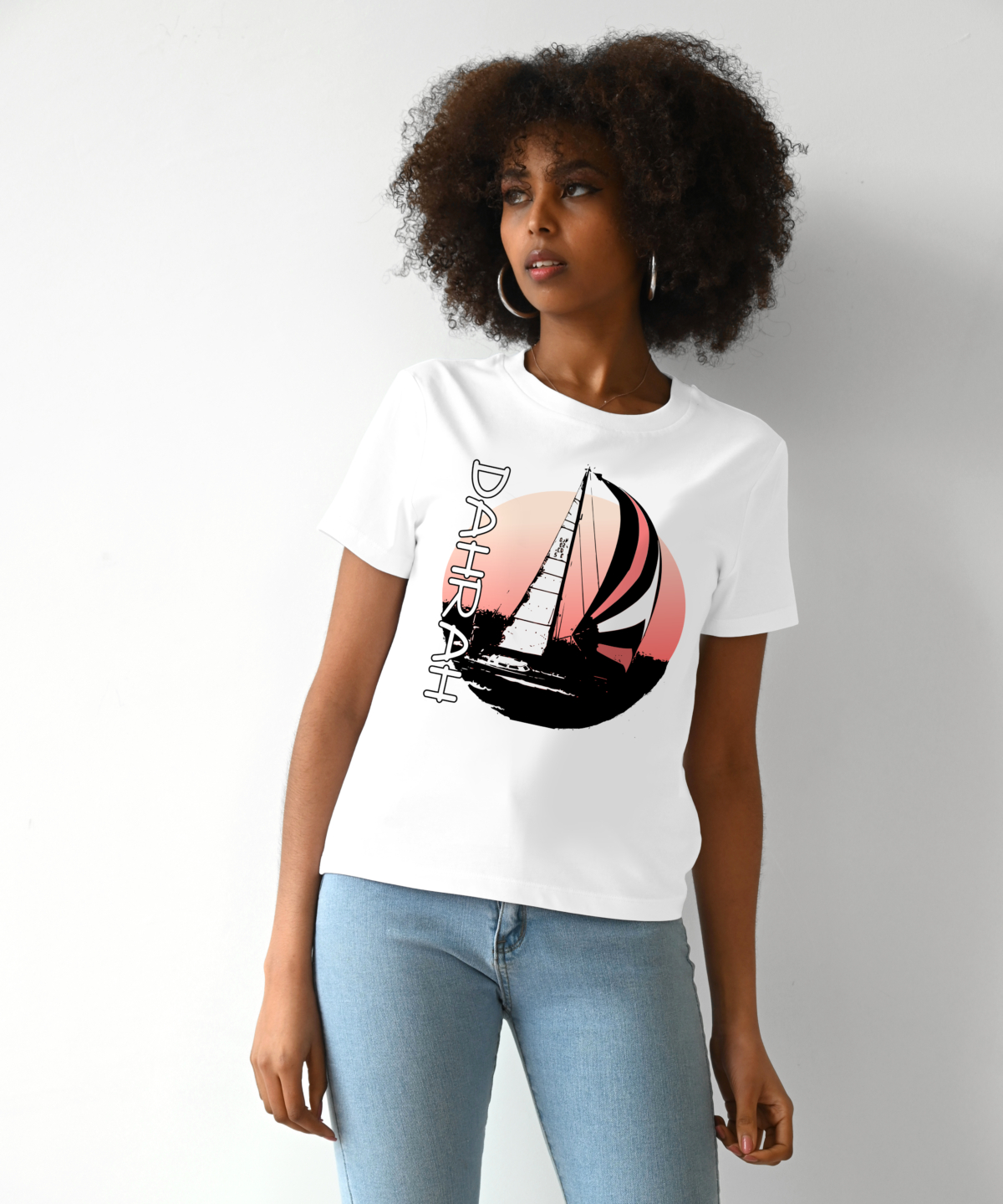 Dahrah Darah organic cotton T-shirt with print of a sailboat.