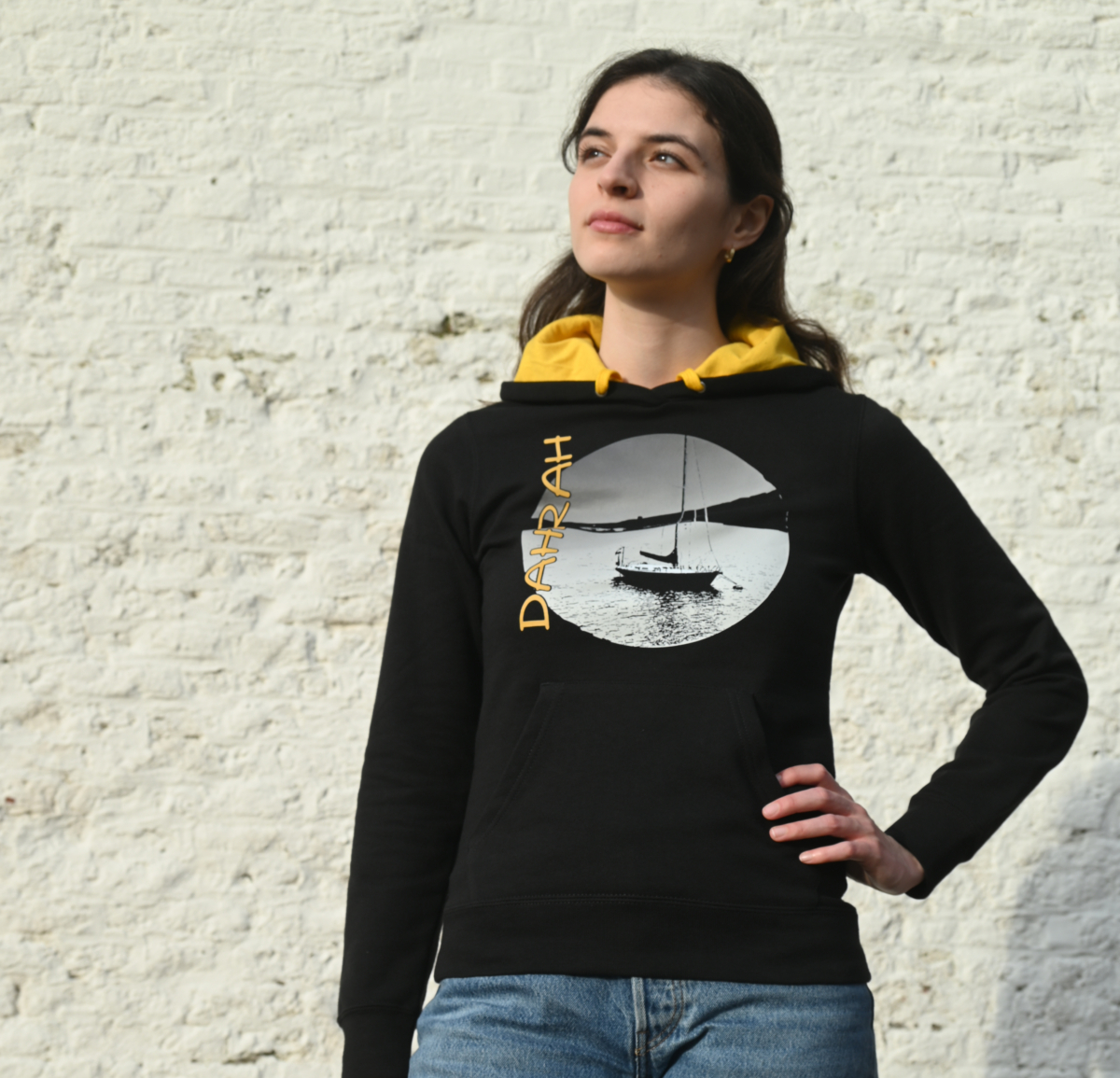 Beautiful organic hoodie with print of a sailboat.