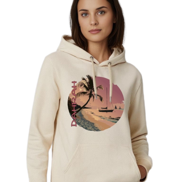 Dahrah Darah High quality hoodie with print of sailboats.