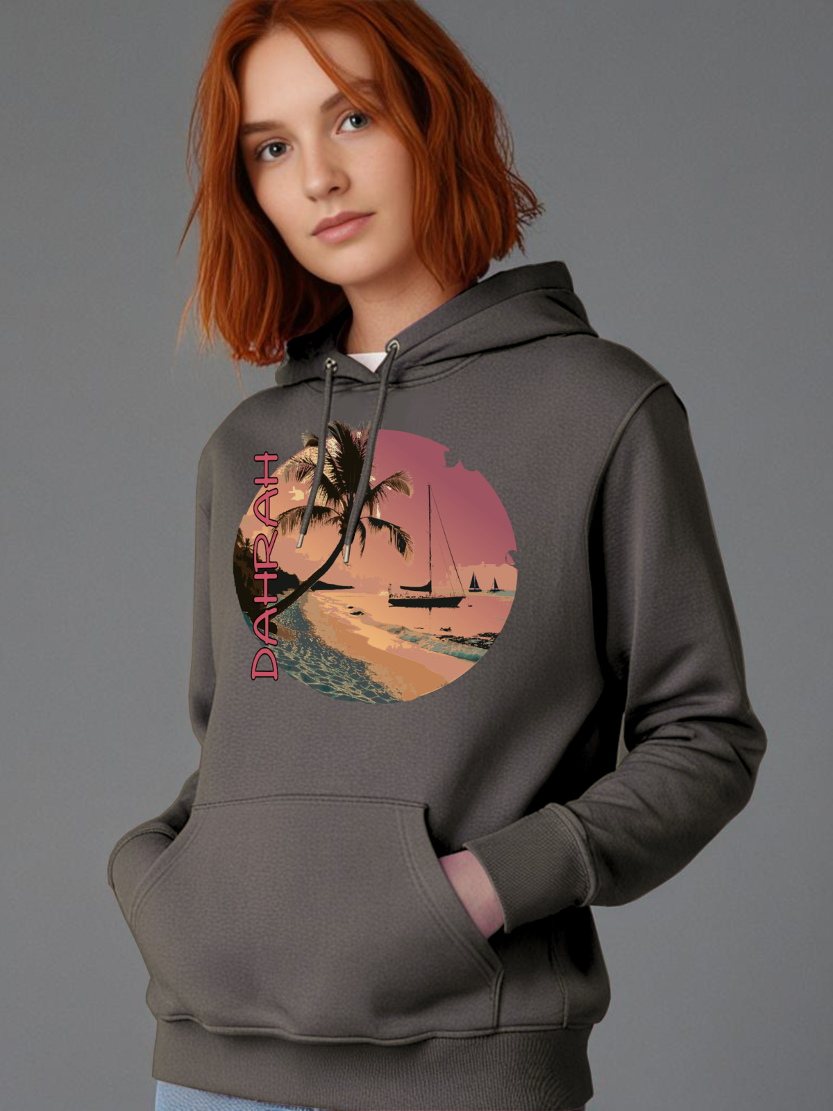 Dahrah Darah High quality hoodie with print of sailboats.