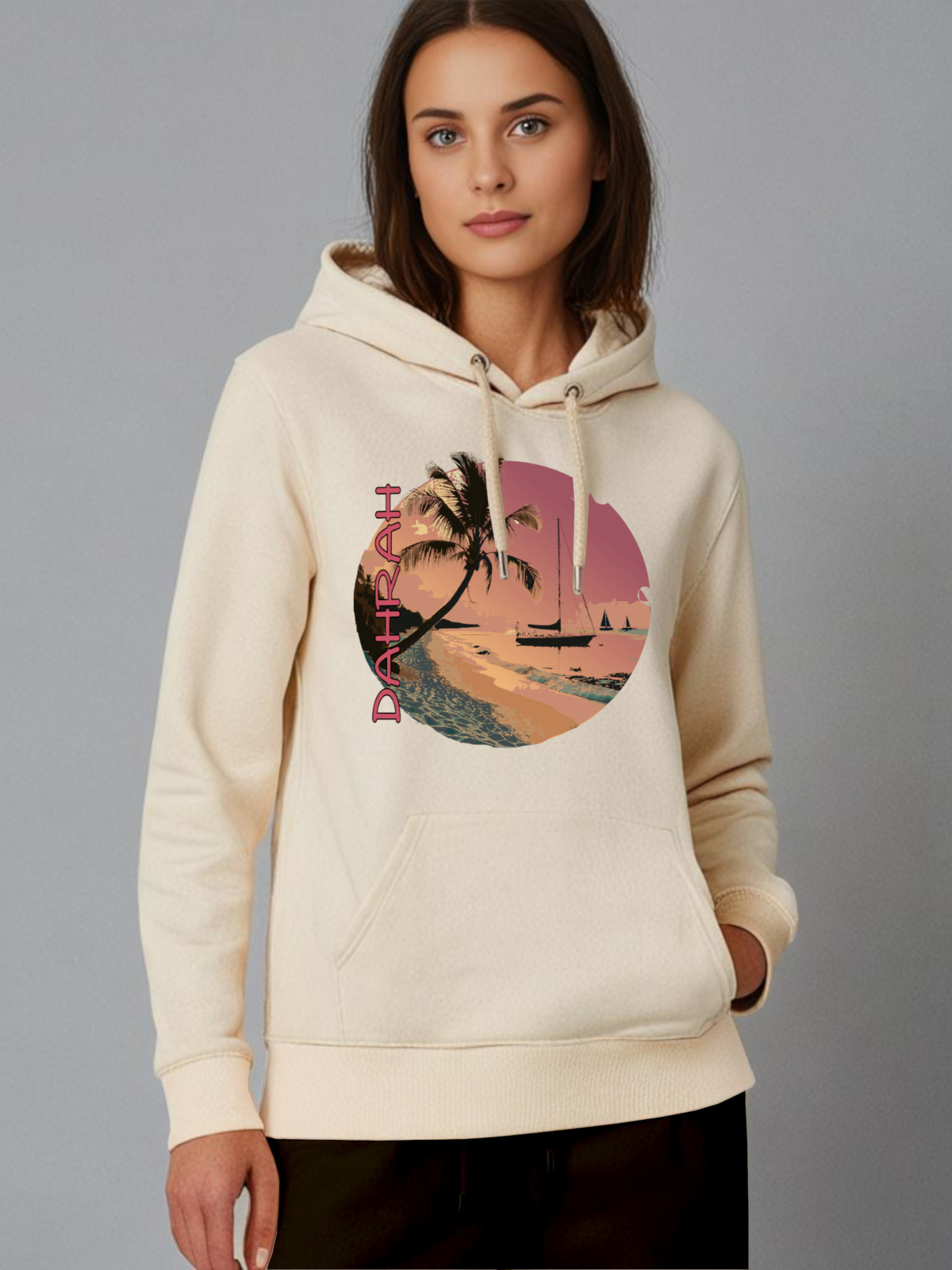 Dahrah Darah High quality hoodie with print of sailboats.